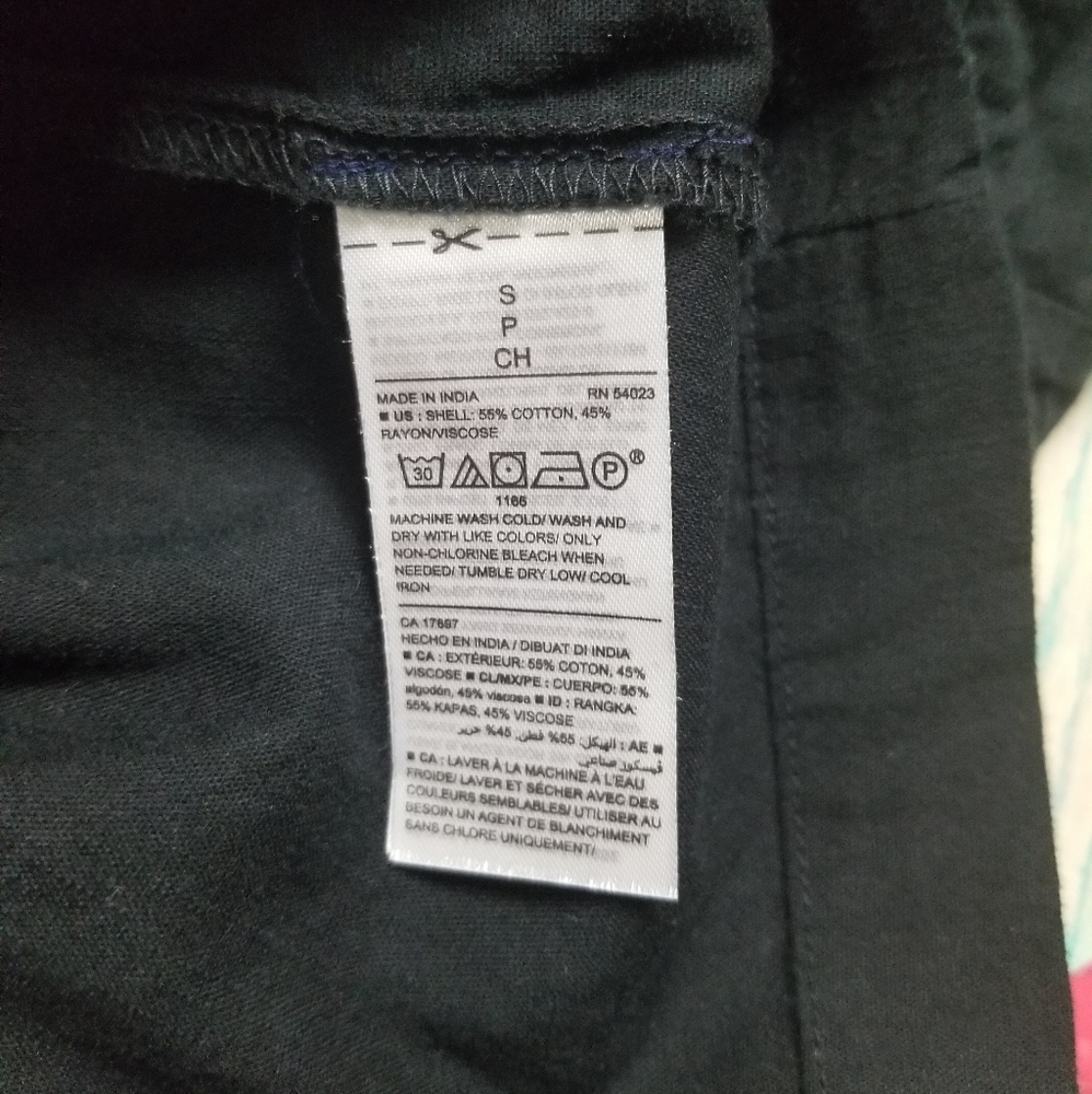 Old Navy black semi-fitted camisole size S - Picture 5 of 5